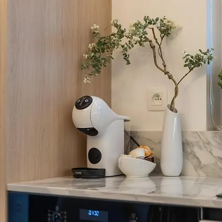 Stylish Metodova - Mall &parking Apartment