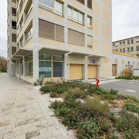 Apartment Stylish Metodova - Mall &parking