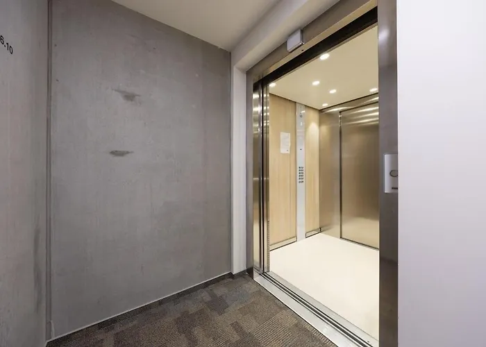 Stylish Metodova - Mall &parking * 브라티슬라바