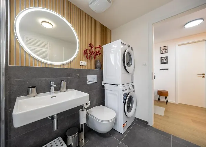 Stylish Metodova - Mall &parking