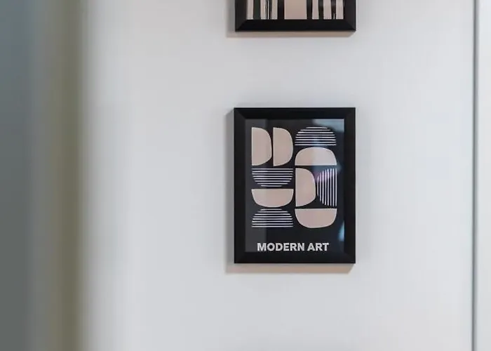 Stylish Metodova - Mall &parking * 브라티슬라바