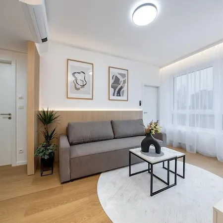 Stylish Metodova - Mall &parking Apartment
