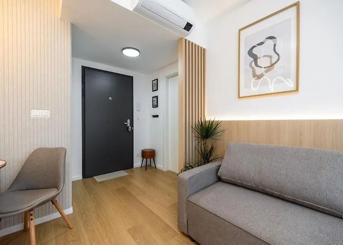 Stylish Metodova - Mall &parking *